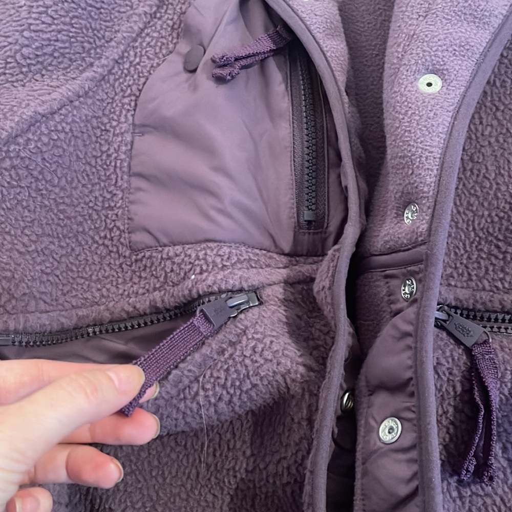 Free People Movement Hit The Slopes Jacket XS BNWT SO in the color Blackberry 💜 - Picture 7 of 8